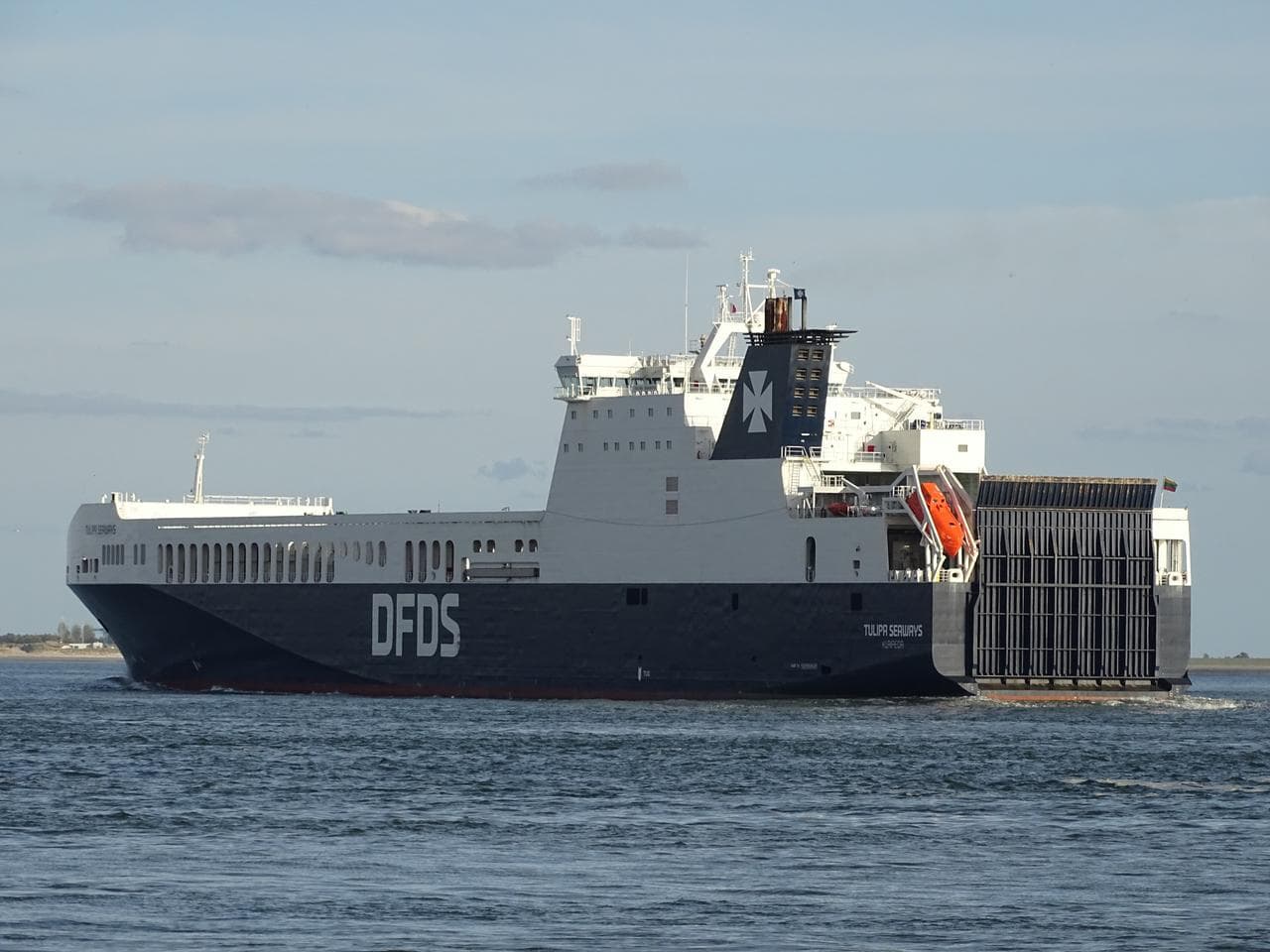 DFDS ferry freight up 28%