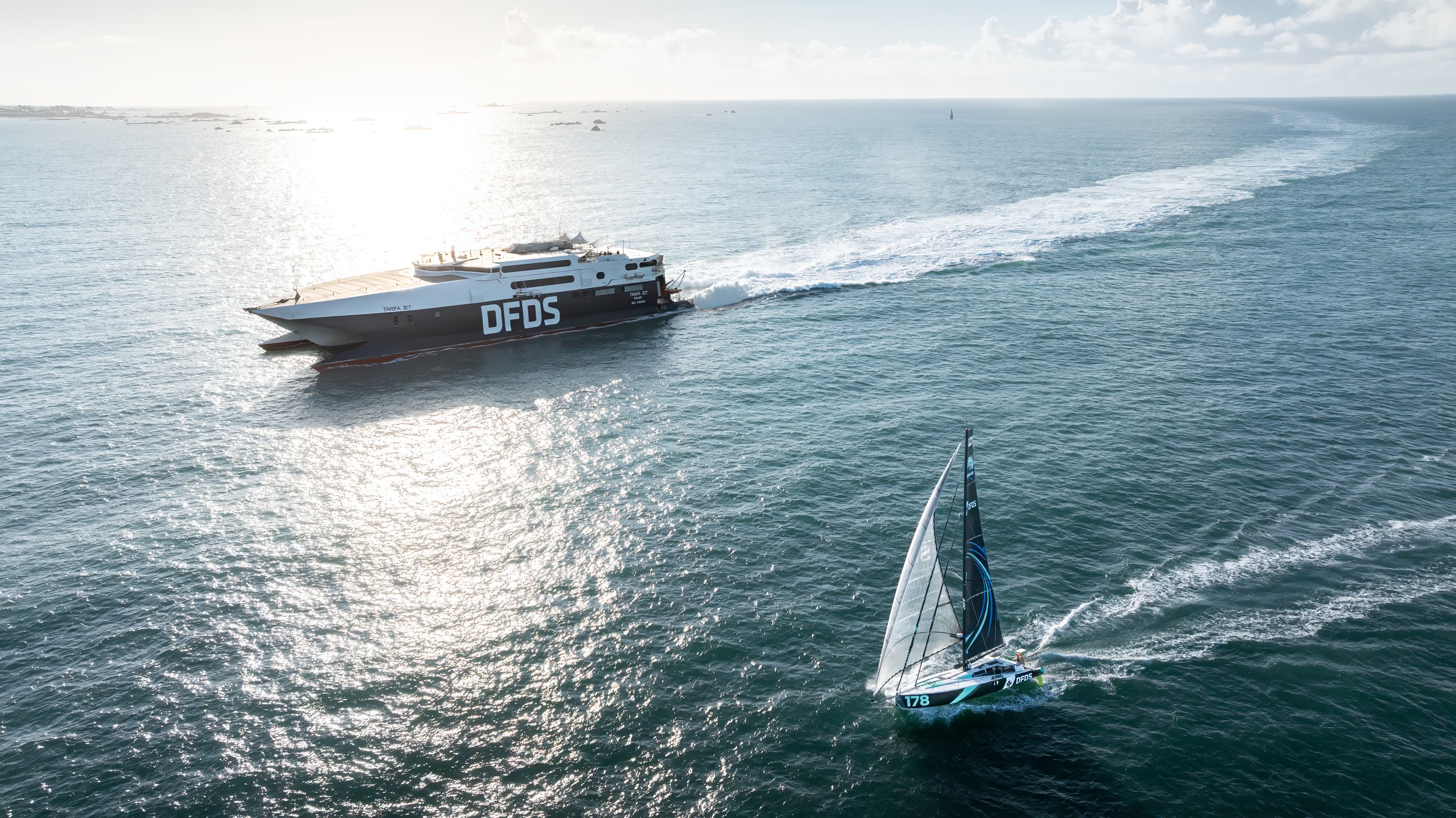 Pamela Lee & DFDS side by side