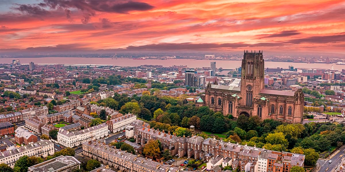 Header liverpool