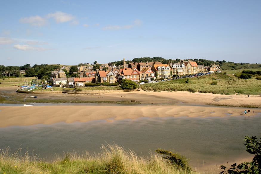 AN NL 25 02 ActiveHolidays Blog Northumberland Routes Subtitle7 Alnmouth