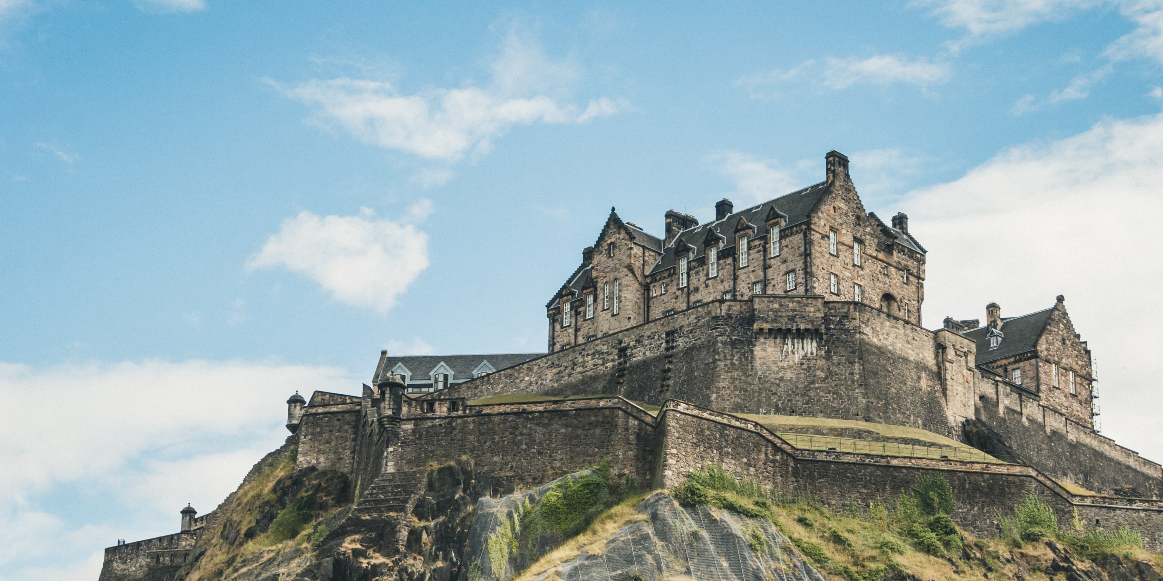 Edinburgh TravelGuide Hero